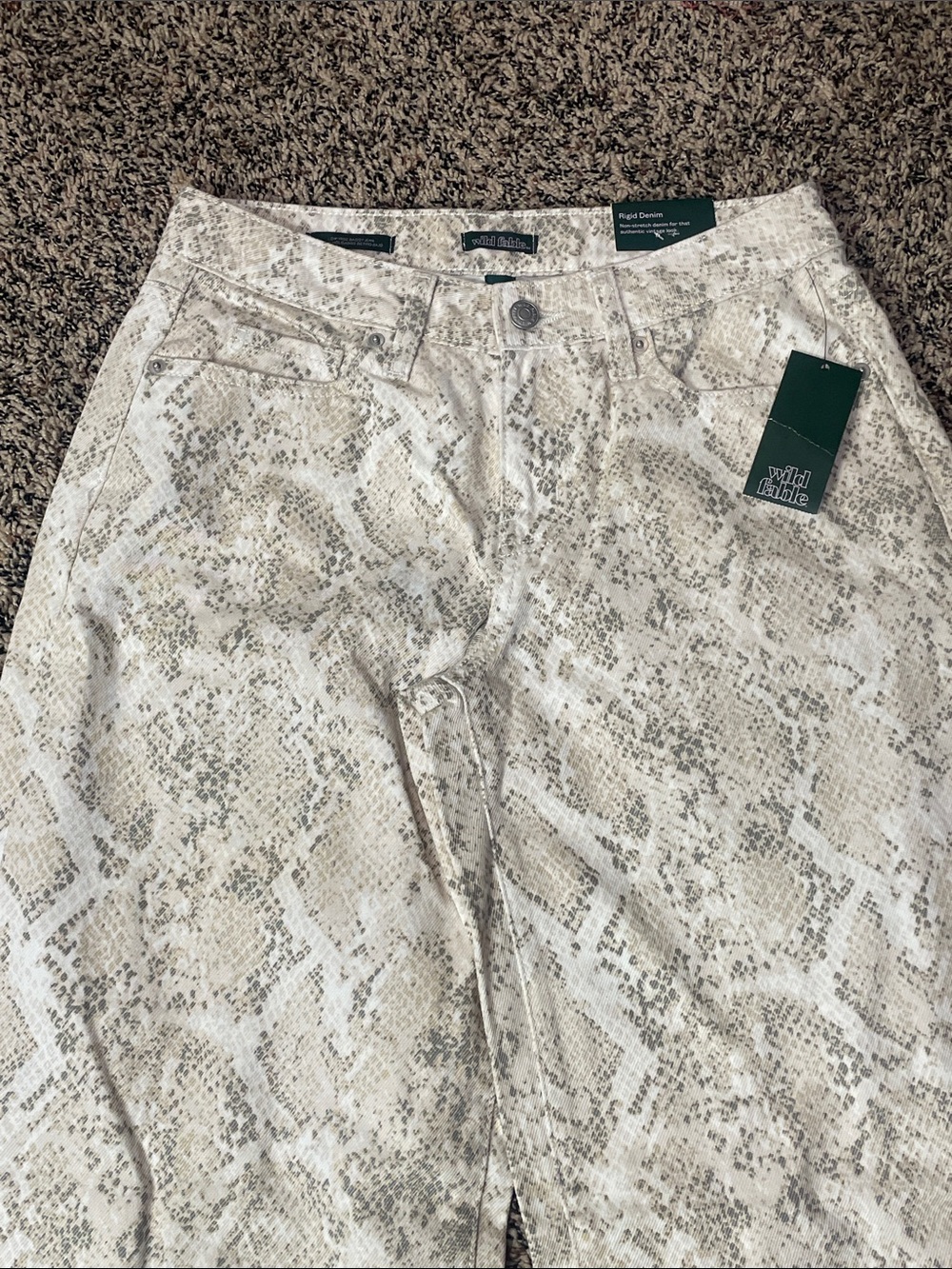 Wild Fable Low Rise Baggy Wide Leg Snake-Print Jeans White Tan Var Sizes | NWT - Picture 4 of 9
